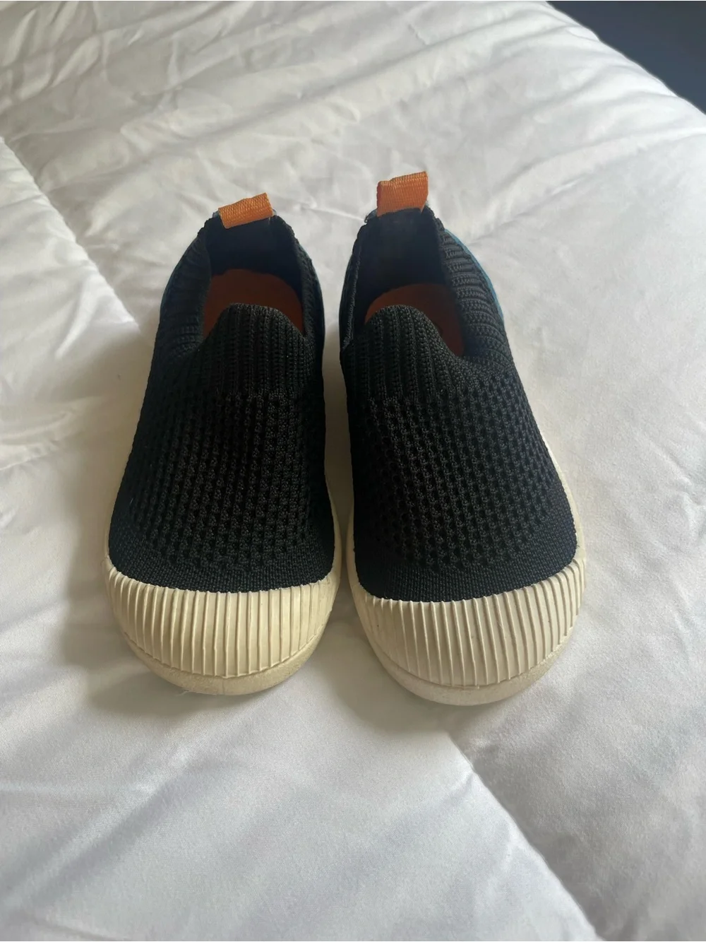 890. Cat & Jack Black Slip-On Knit Water Sneakers w/Orange Pull Tab Size 7 Beach
